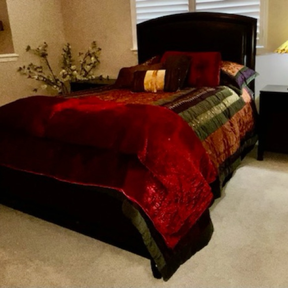 Queen Vintage Bombay Company crushed velvet coverlet